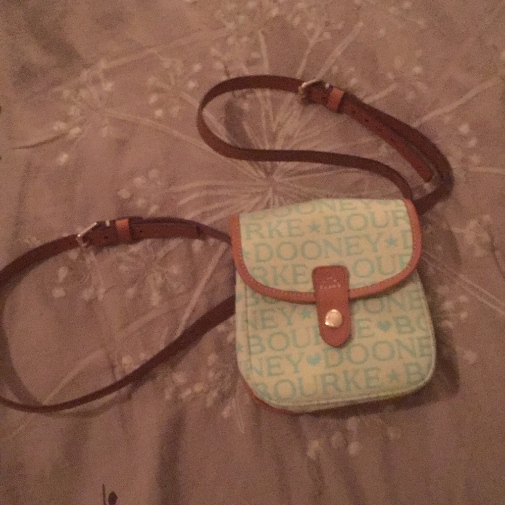 Dooney & Bourke purse - Picture 1 of 3